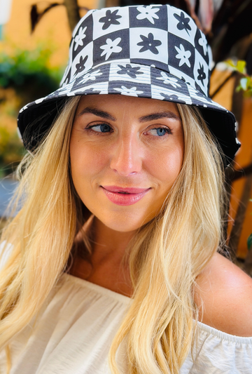 Bee Both Ways Bucket Hat - Black Flower