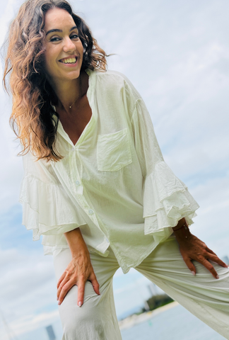 Thrill Of The Frill - Daisy