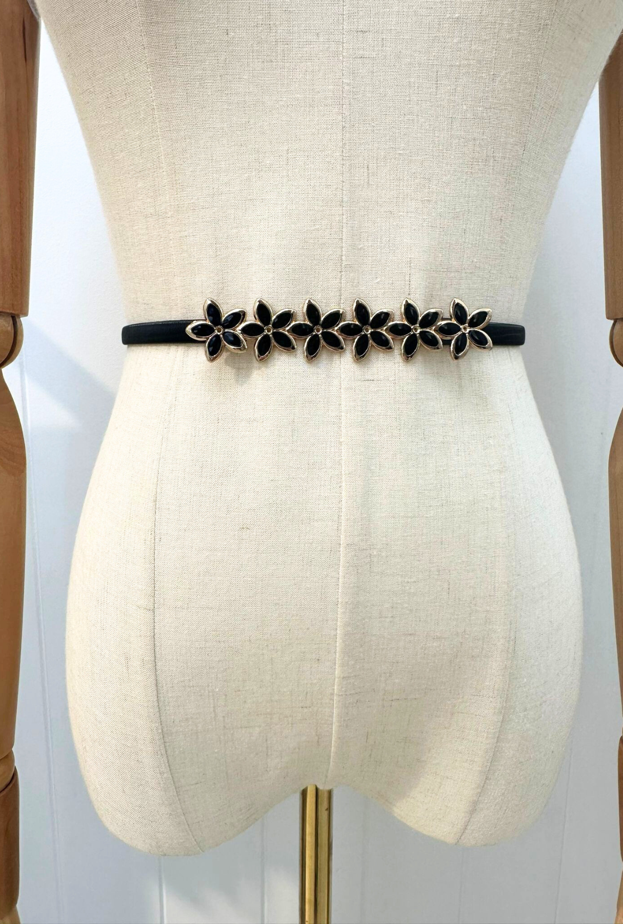 Six Black Flowers Belt