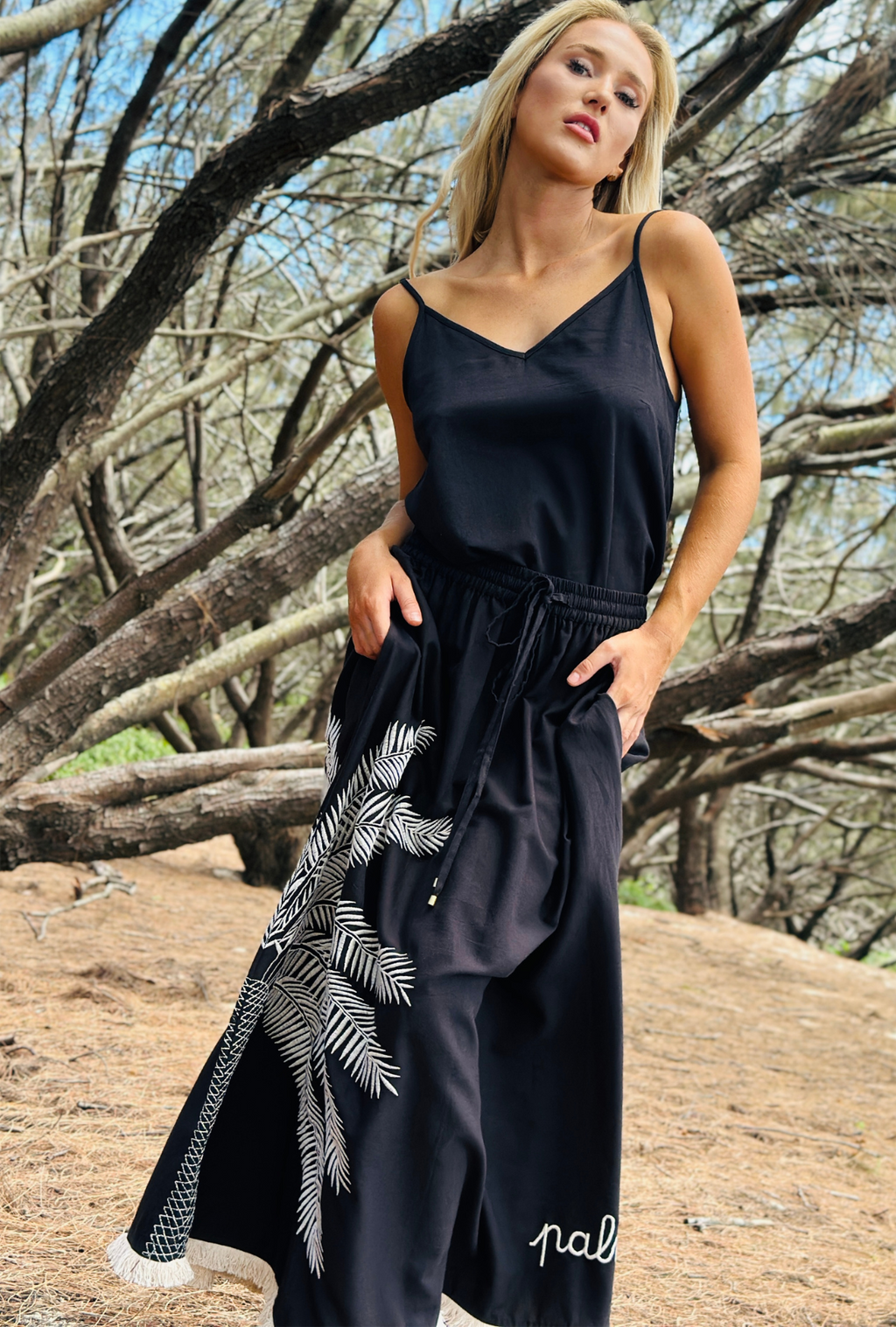 Catch My Drift Skirt - Under the Palms –  Onyx