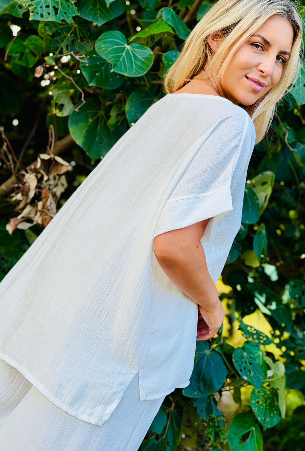 Laidback Luxe Relaxed Fit Top - Daisy