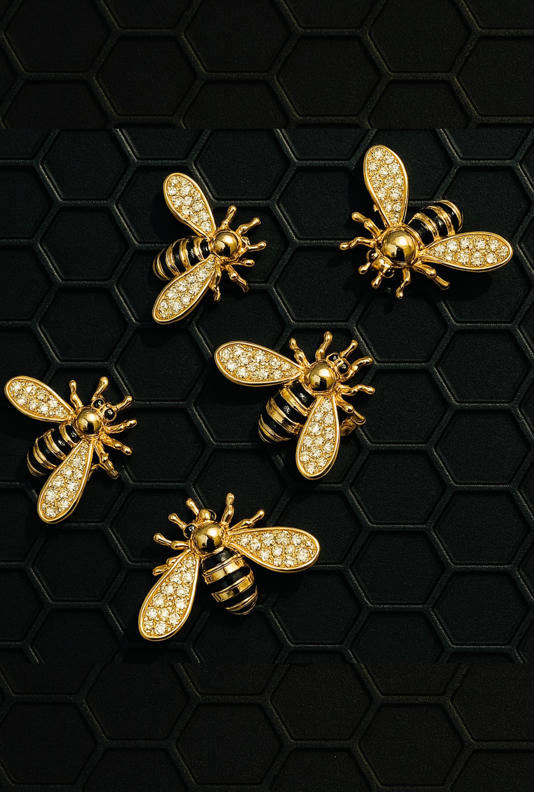 The Palm Bee Pin