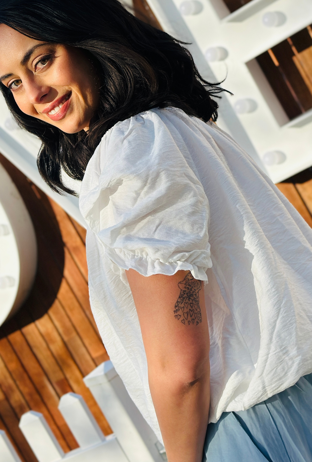 Sleeve Me Be Short Sleeve - Daisy