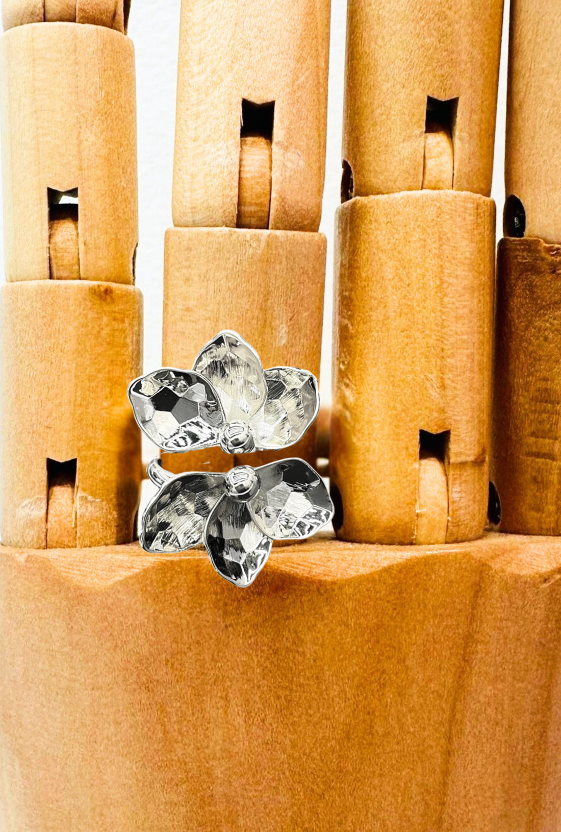 SETTLE PETAL SILVER RING