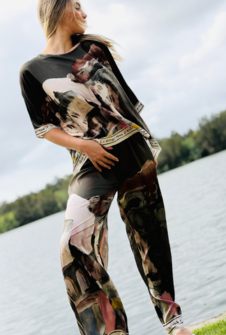 Pretty in Paint Relaxed Fit Top - Midnight