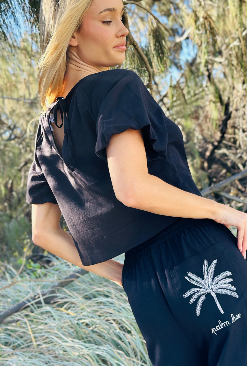 Oasis Blouse - Under the Palms – Onyx