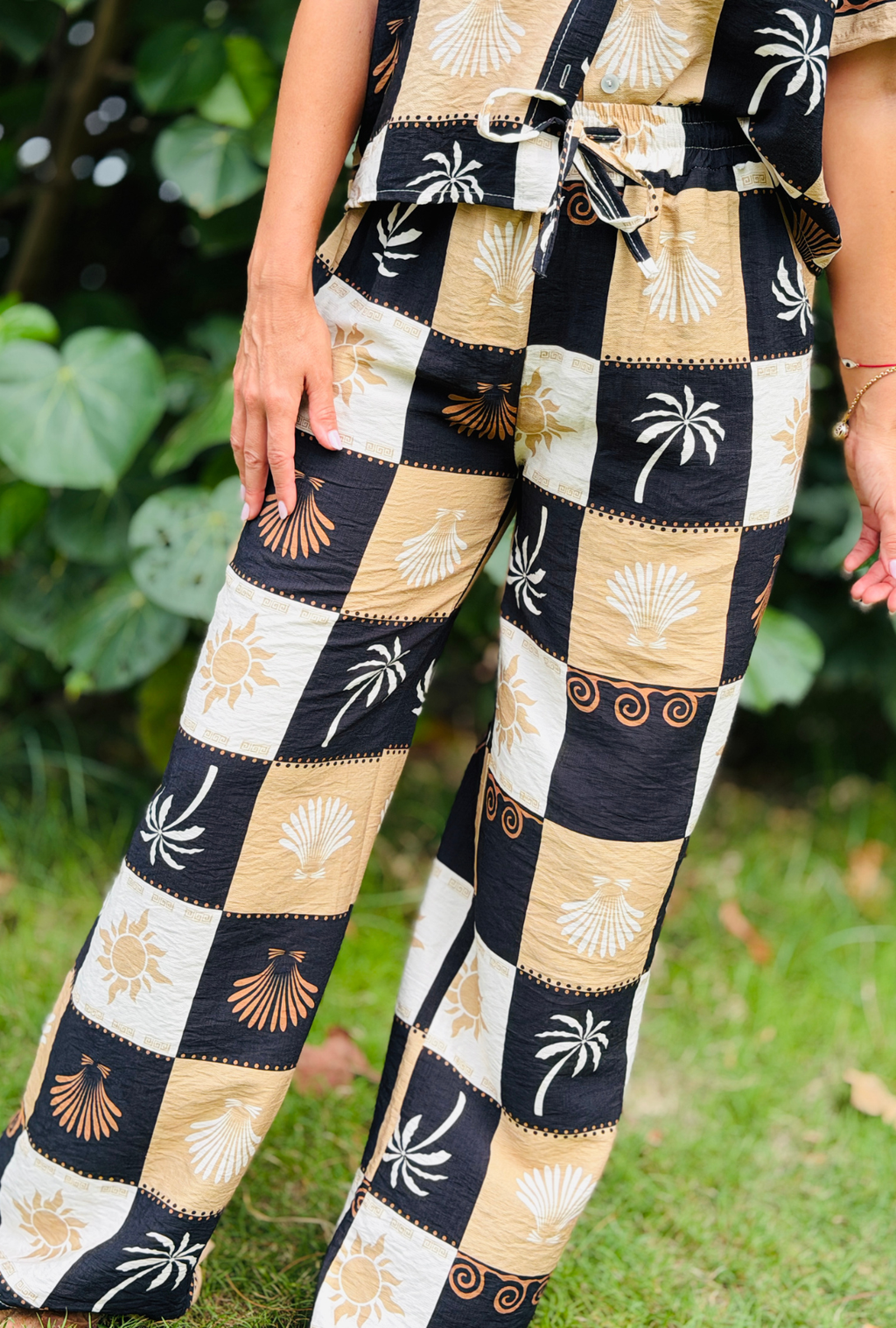 Check Me Out Pants - Black