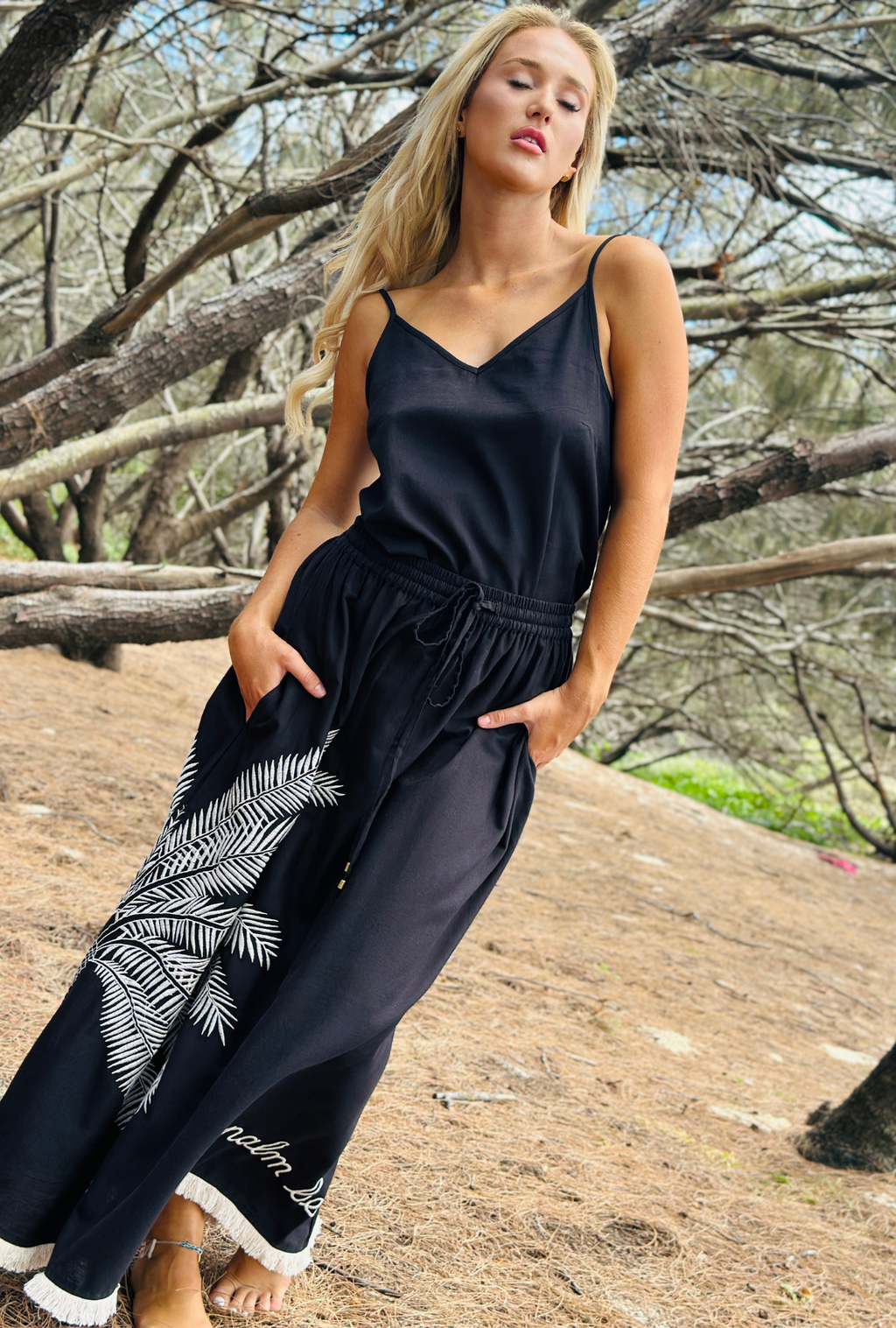 Catch My Drift Skirt - Under the Palms –  Onyx