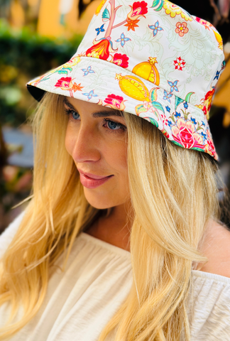 Bee Both Ways Bucket Hat - Floral