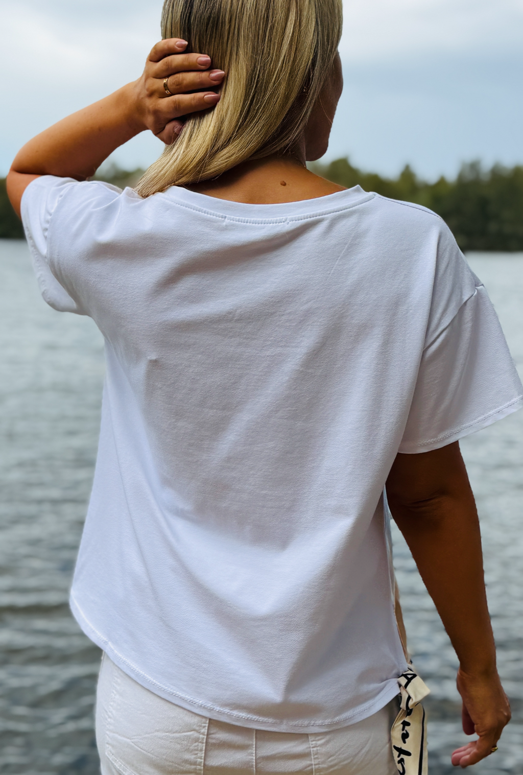 Picture Perfect Luxe Tee - Paint sky