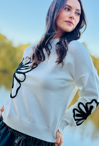 Say it with Flowers Pullover - White