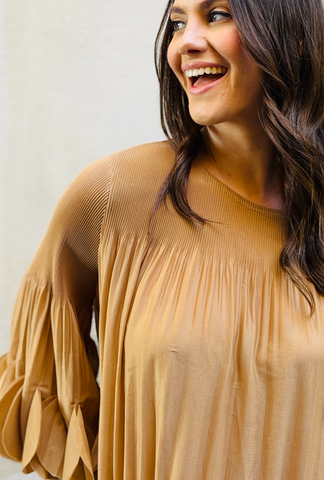 Petal Drama Top Gold