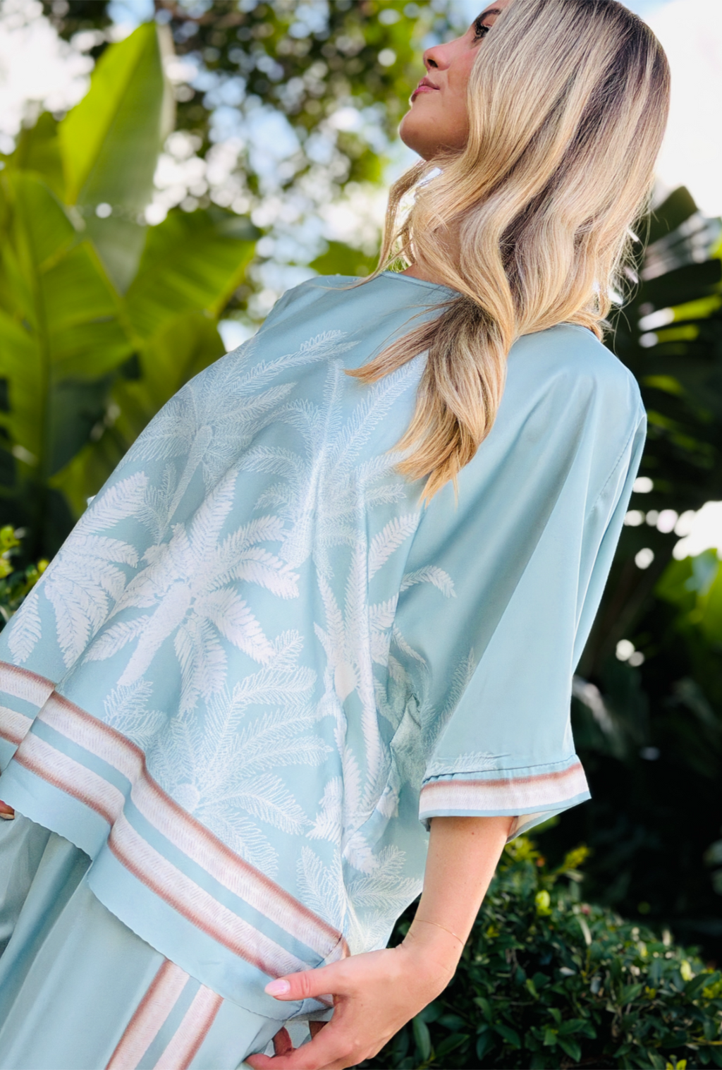 Palm Affair Relaxed Fit Top - Aqua