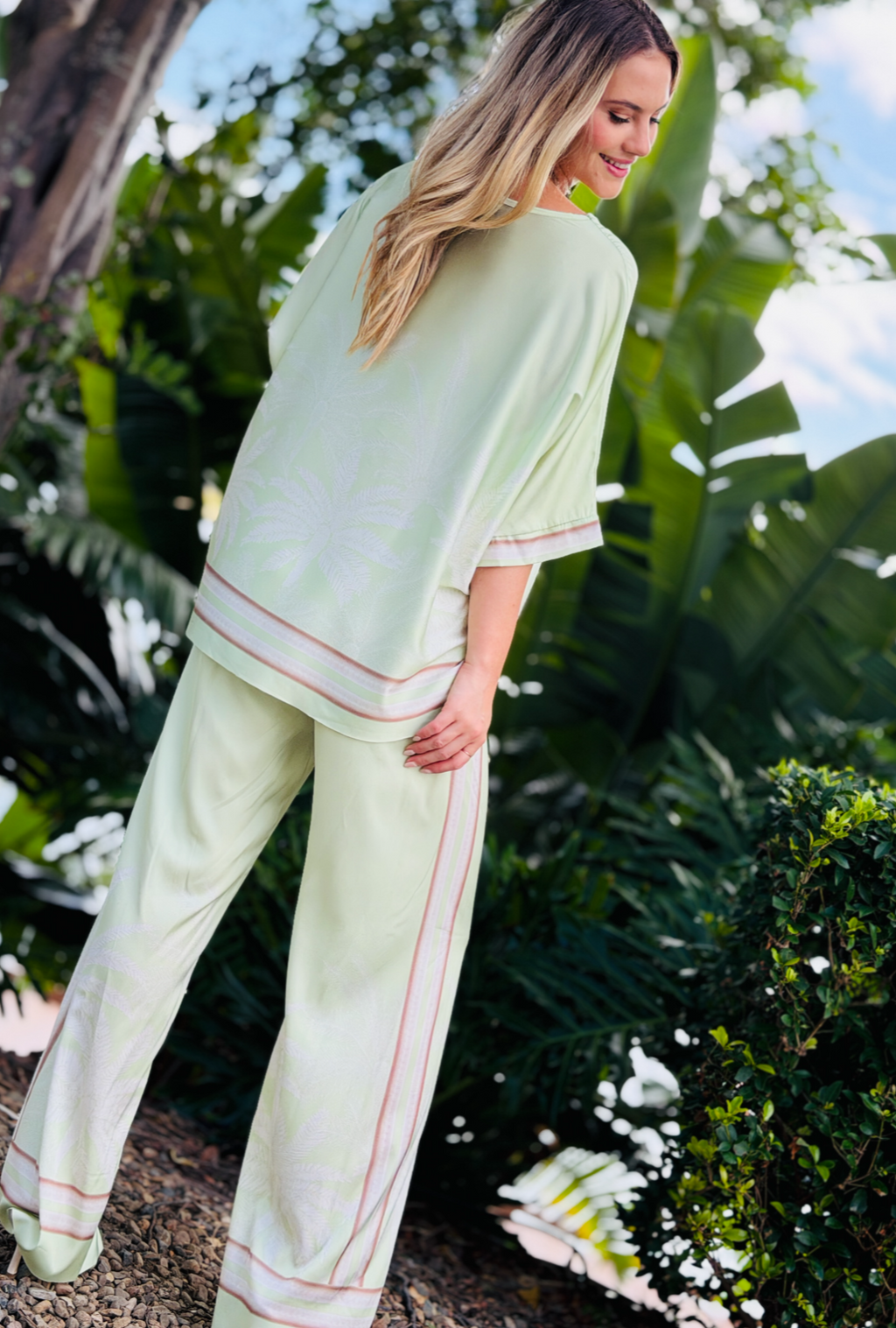 Palm Affair Pant - Apple