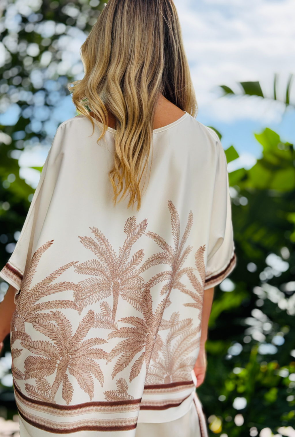 Palm Affair Relaxed Fit Top - Pebble