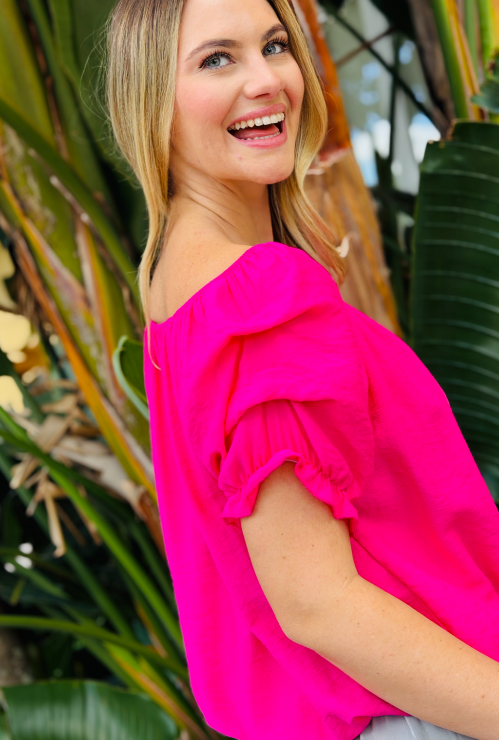 Sleeve Me Be Short Sleeve - Lipstick