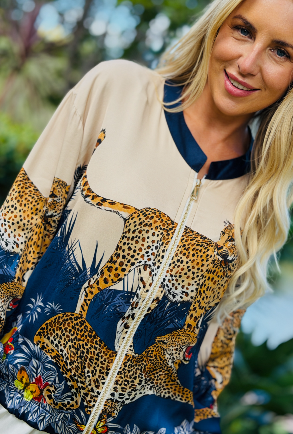 The Signature Jacket - Leopard Edition Royal