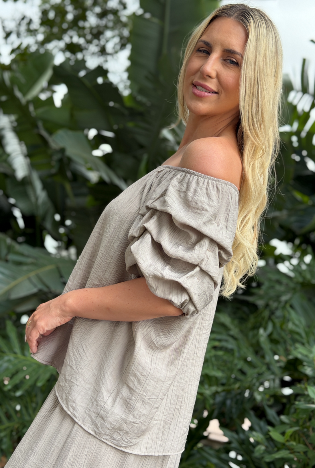 Sleeve Me Bee Short Sleeve - Taupe